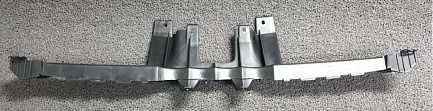 Крепление решетки радиатора 8U0807692 (13X105-5) Audi Q3 2012-