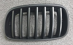 Решетка радиатора левая 51137185223 (205105-7) BMW X5 