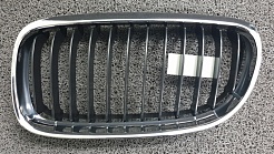 Решетка радиатора левая 51137201969 E90 E91 Polcar