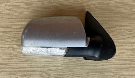 Зеркало боковое правое LED 876203J000 б.у.