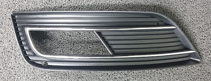 Накладка противотуманной фары левая 8KD807681B B8 Polcar